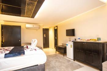 Deluxe Double Room1